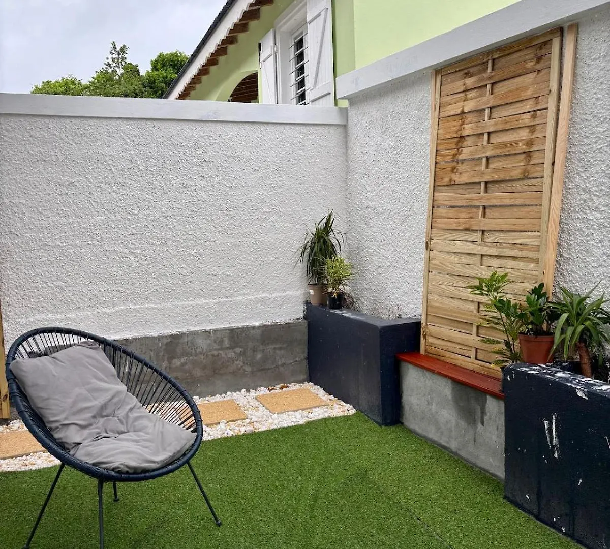 Nunywe Ushindi - Proche Centre Commercial Milenis Et Du Nouveau Chu Les Abymes
